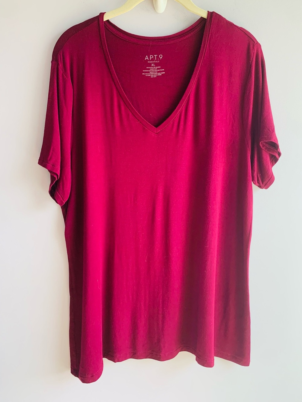 V Neck Knit Top Tee Apt. 9 Raspberry Maroon Soft Stretch Business Casual EUC XL